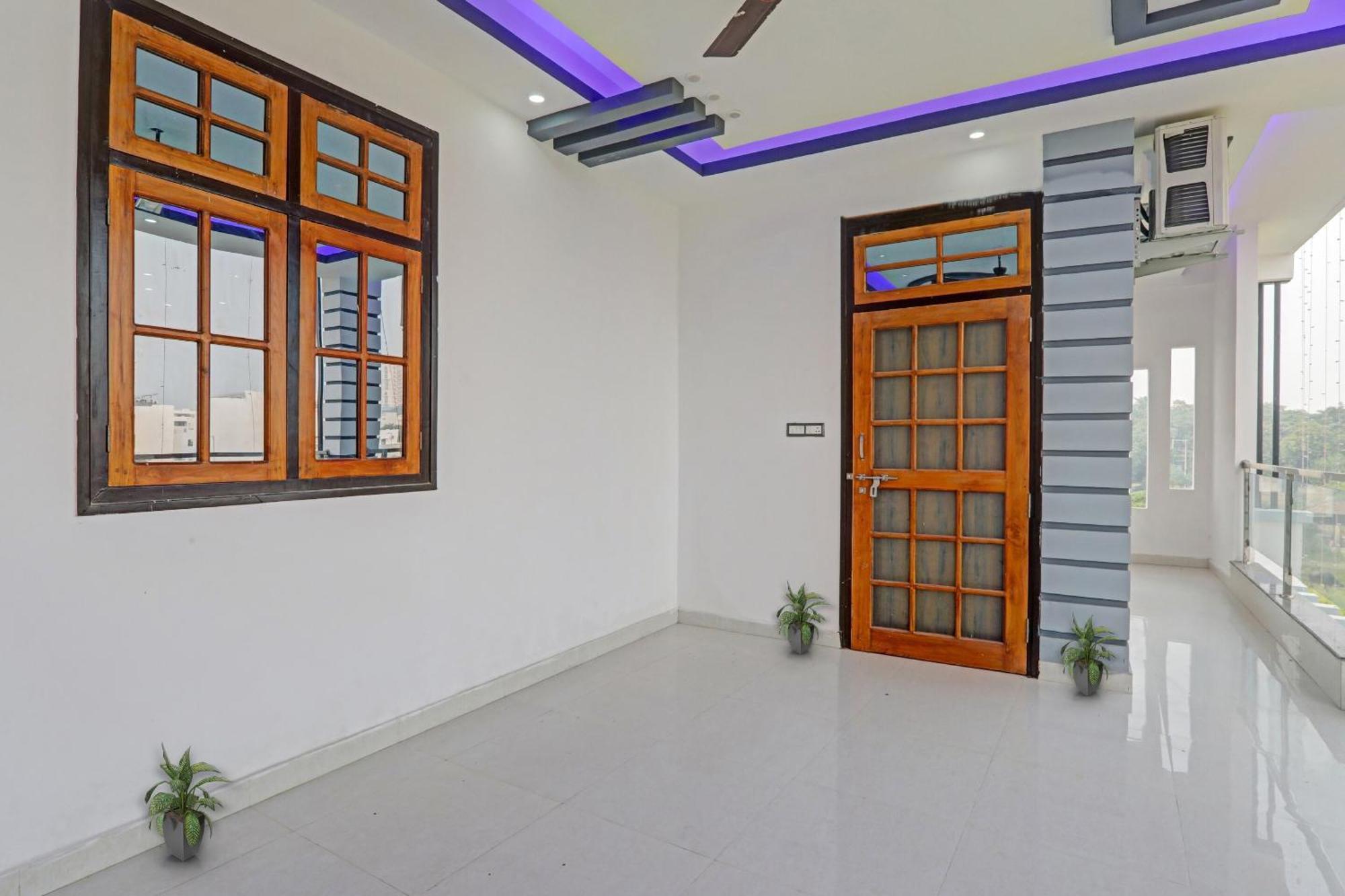 Townhouse Relax Inn Chinhat Exterior foto
